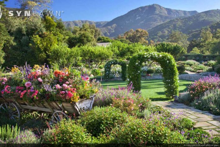 SYNLawn-artificial-grass-residential-landscape-wedding-reception
